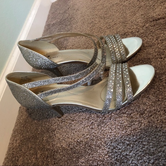 Off-Silver Glittery Heels - Picture 2 of 3